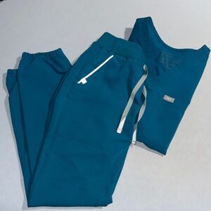 Figs Pacific Blue Scrub Set